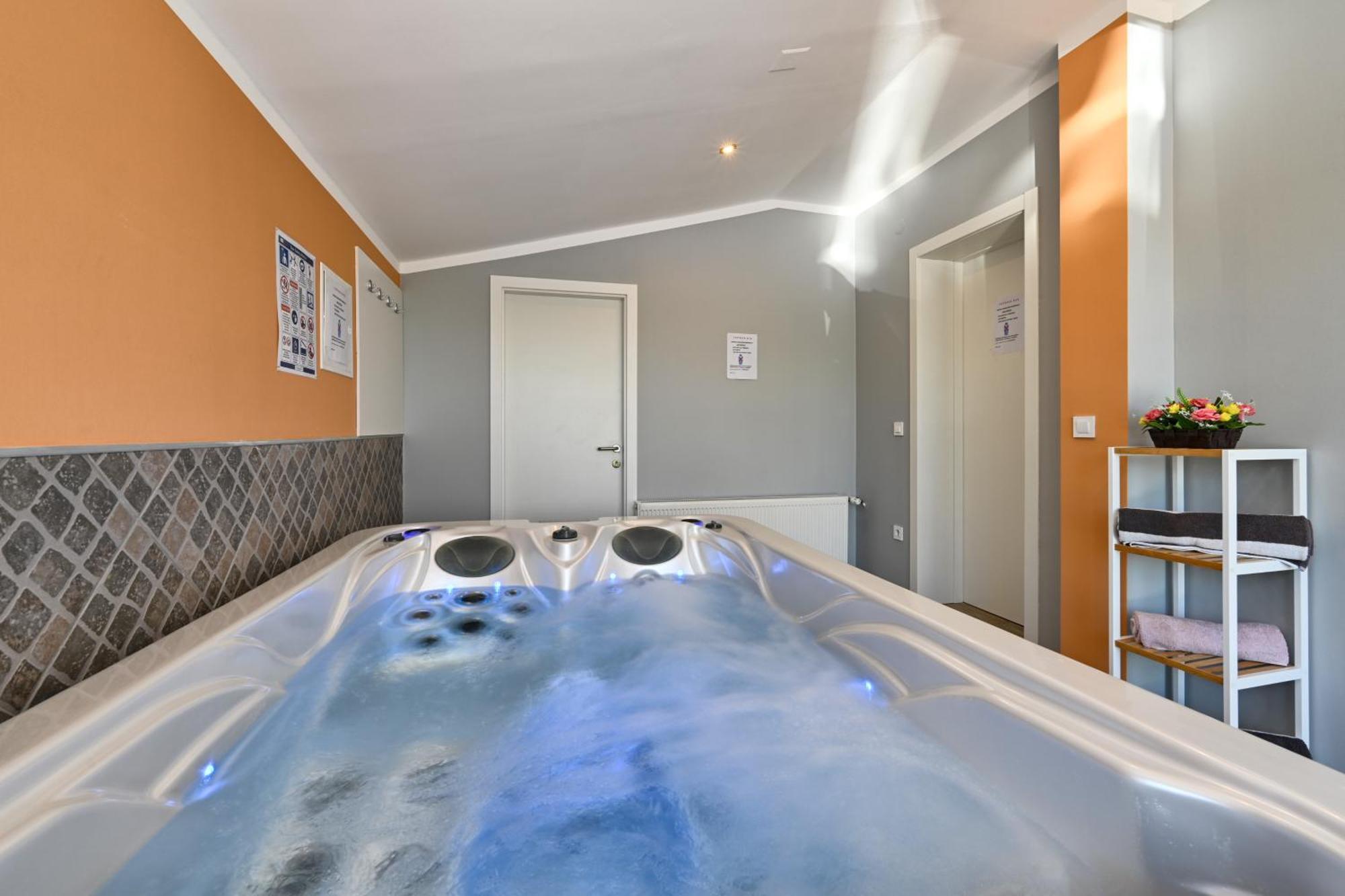 Cvetkova Hiza Sa Jacuzzijem Tuheljske Toplice Exterior foto