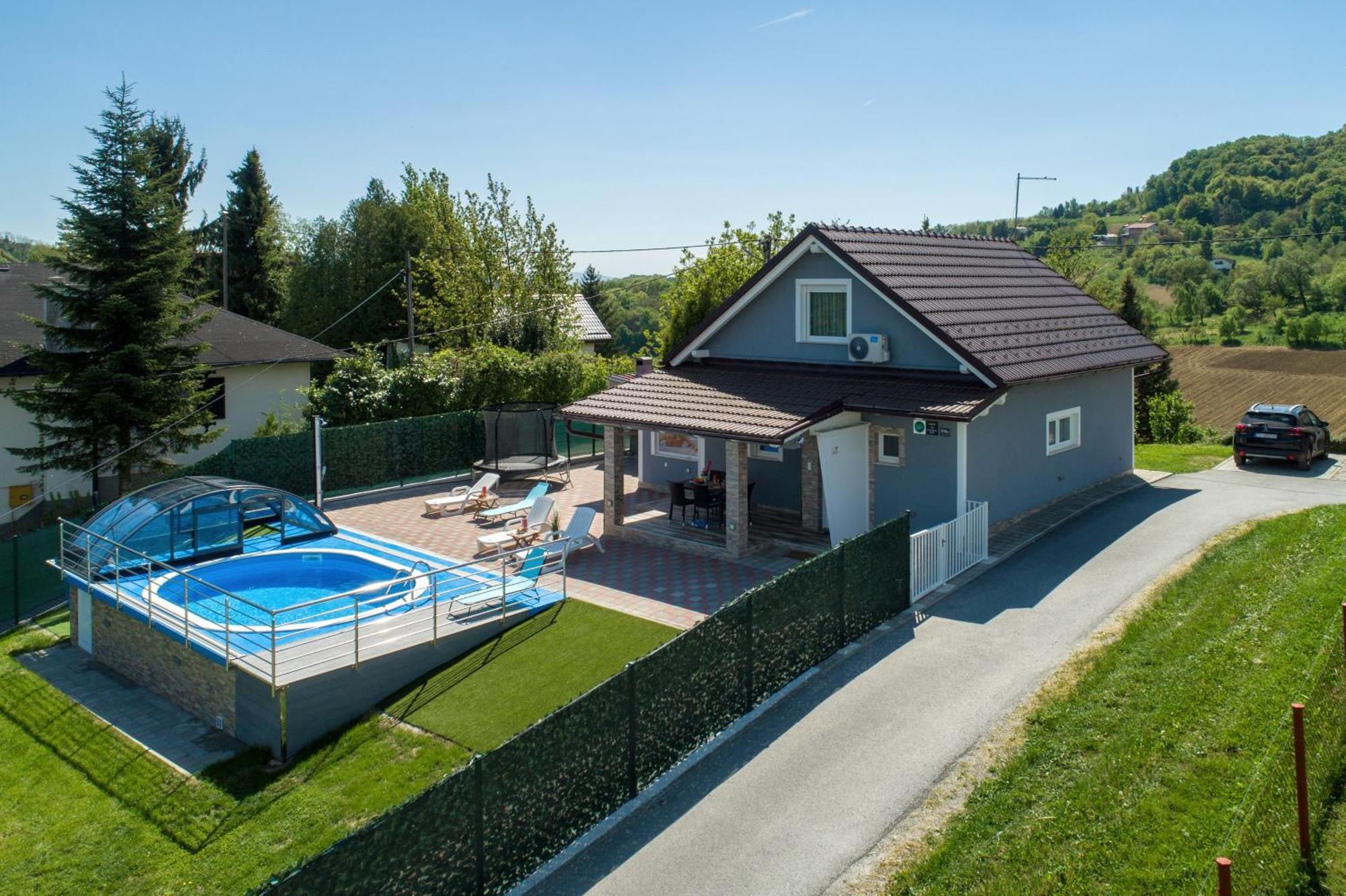 Cvetkova Hiza Sa Jacuzzijem Tuheljske Toplice Exterior foto